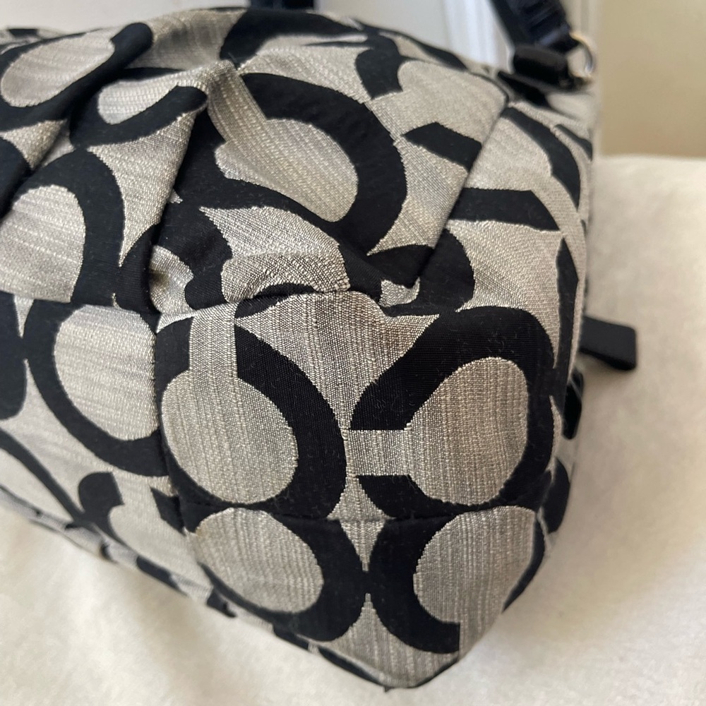 Coach Madison Maggie shoulder bag EUC - Picture 10 of 13